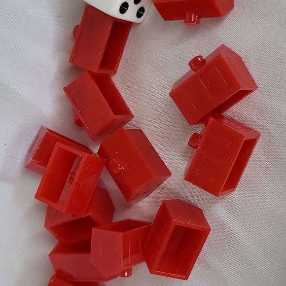 Monopoly Red Green houses dice 48 replacement pieces plastic - Picture 5 of 6